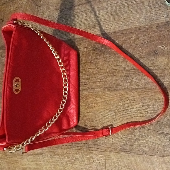 Coral handbag with gold hardware new❤️ - Picture 2 of 11